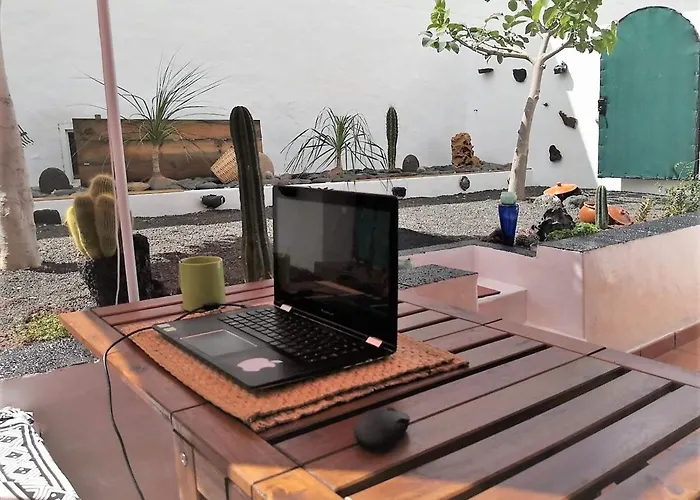 Budda House Puerto Del Carmen. * Tías